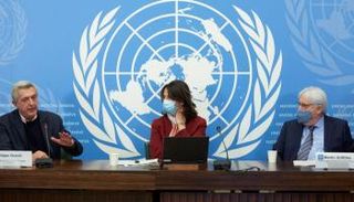 مسؤولون بالأمم المتحدة بينهم جريفيث أثناء إطلاق خطط الاستجابة الإنسانية 2022