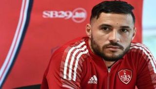 يوسف بلايلي مهاجم منتخب الجزائر