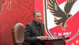 محمود الخطيب رئيس النادي الأهلي