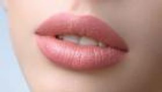 لشفاه ممتلئة.. 4 حيل بعيدا عن عمليات التجميل