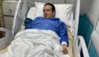 محمد ثروت يخضع لجراحة في القلب.. وابنه يطلب الدعاء