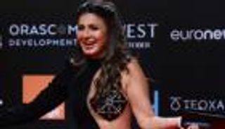 نجلاء بدر تثير الجدل بفستان "عين حورس".. إطلالة جريئة مكررة