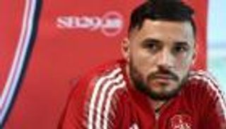 يوسف بلايلي يحدد ناديه في الموسم الجديد