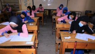 طلاب في أثناء امتحانات الثانوية العامة في مصر - أرشيفية