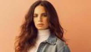 نادية مصطفى تكشف سر عدم ظهور آمال ماهر: هذا ما قالته والدتها