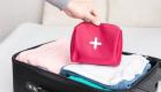 محتويات صيدلية السفر.. 7 أدوية مهمة