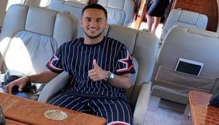 النجم  آدم وناس