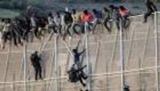 الحرب مع "مافيا البشر".. الأمن المغربي يجهض اقتحاما جديدا للحدود الإسبانية