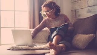 قلة النوم من الأخطاء التي تؤثر سلبا على صحة المرأة فوق سن الأربعين 