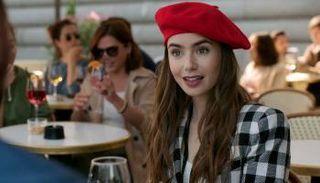 ليلي كولينز من مسلسل Emily in Paris