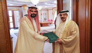 الملك حمد بن عيسى آل خليفة والسفير السعودي 