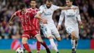 ابحث عن بنزيما.. لماذا يتمسك ليفاندوفسكي بقميص برشلونة؟