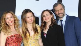 العائلة الفنية: جاد أباتاو ومود أباتاو وليزلي مان