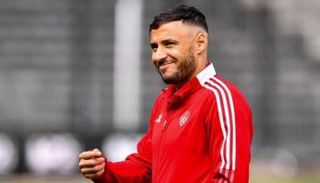 يوسف بلايلي نجم منتخب الجزائر 