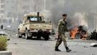 نجاة مدير شرطة لحج من تفجير سيارة مفخخة بعدن..وحصيلة بالقتلى