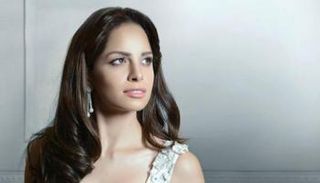 الفنانة آمال ماهر