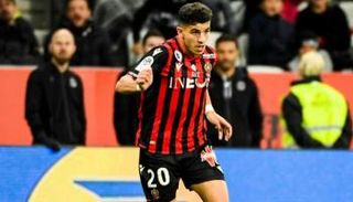 يوسف عطال لاعب نيس الفرنسي