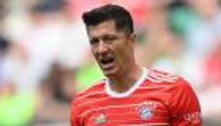 بسبب ليفاندوفسكي.. رئيس بايرن ميونخ السابق يحبط برشلونة برسالة جديدة