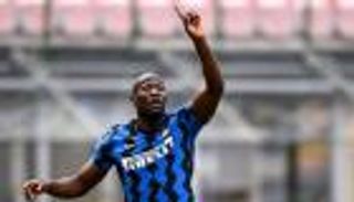 عاد من جديد.. إنتر ميلان يعلن تعاقده مع روميلو لوكاكو