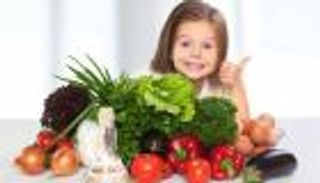 حيلة لتشجيع الطفل على تناول الخضروات 