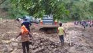 7 قتلى و55 مفقودا بانهيار أرضي مدمر في الهند (صور)