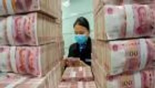 الصين تبني احتياطيا ضخما لـ"اليوان".. محاولة لحصار الدولار