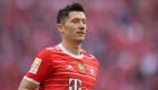 اجتماع سري؟.. صدفة تجمع تشافي وليفاندوفسكي في إسبانيا