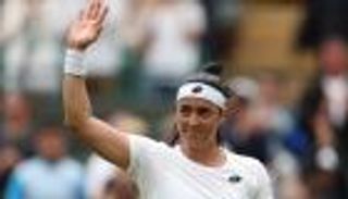 إلى الدور الثالث.. أنس جابر تمضي في ويمبلدون بانتصار سهل