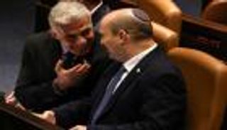 بينيت يسلم مهام رئاسة الوزراء إلى خليفته لابيد