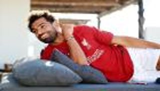 الإجازة مستمرة.. استثناء جديد من ليفربول بعد تجديد عقد محمد صلاح (فيديو)