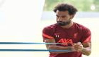 بعد التجديد مع ليفربول.. محمد صلاح يستعرض "عضلاته" في اليونان (صور)