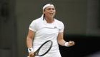 بفوز صعب.. أنس جابر تتأهل لربع نهائي ويمبلدون للتنس