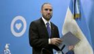 ضربة للحكومة.. استقالة وزير الاقتصاد الأرجنتيني مارتن جوزمان