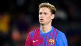 بعيدا عن برشلونة.. دي يونج "العاطفي" يحسم مستقبله في الصحراء (صورة)