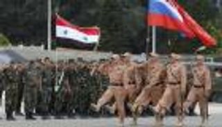 حسابات أوكرانيا.. قوات مظلية روسية تصل إلى سوريا وتركيا تعلق