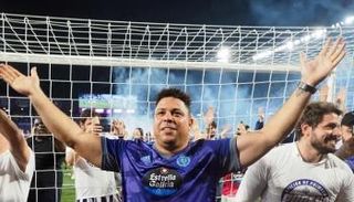 الظاهرة رونالدو مالك نادي بلد الوليد