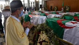 رفات شهداء استعادتهم الجزائر من فرنسا - أرشيفية