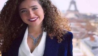 المصممة غادة والي المتهمة بسرقة أعمال الفنان الروسي جورجي كوراسوف