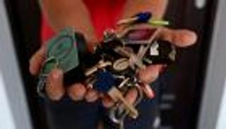 "حارس المفاتيح" في أوكرانيا.. "ذاكرة" الفارين من الحرب