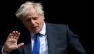  رغم زلزال الاستقالات.. جونسون متمسك برئاسة وزراء بريطانيا