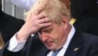 زلزال بحكومة بريطانيا.. فضائح واستقالات تخنق جونسون