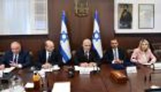 7 ملفات ساخنة على طاولة رئيس وزراء إسرائيل.. لا راحة حتى الانتخابات