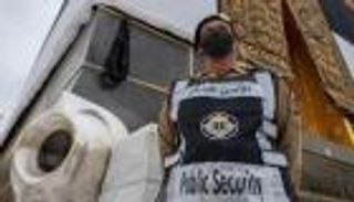 السعودية تتوعد محاولي "تسييس الحج".. محاكمة فورية