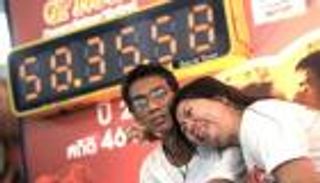 اليوم العالمي للتقبيل.. حكاية "بوسة" استمرت 58 ساعة و35 دقيقة