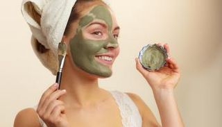 قناع الطمي للتخلص من الرؤوس السوداء