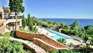 السياحة في الريفيرا…4 مدن سياحية وأفضل الفنادق