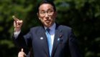 محاولة اغتيال آبي.. رئيس وزراء اليابان يطالب وزراءه بالعودة فورا