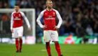 اعتزال مبكر.. نجم أرسنال الأسبق يودع الملاعب بعمر 30 عاما