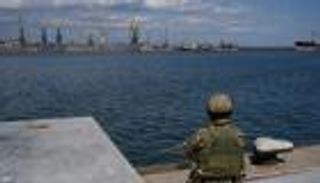 تحالف أوروبي لتحرير القمح الأوكراني من الألغام البحرية.. أسطول قطارات