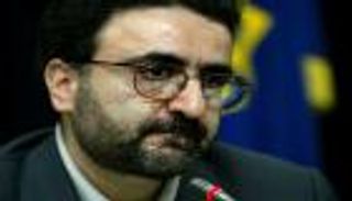 بـ"تهم أمنية".. إيران تعتقل ناشطا بارزا شارك في الاحتجاجات